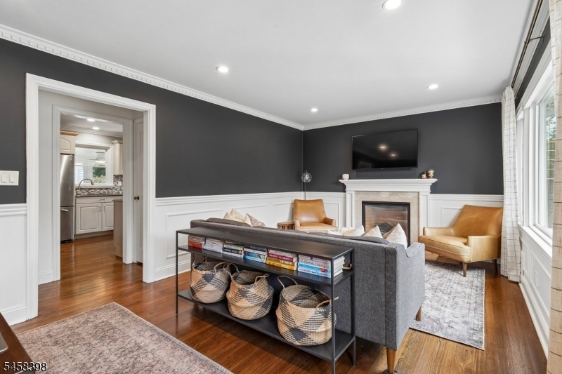 9 Greenfield Ave Property Photo 2