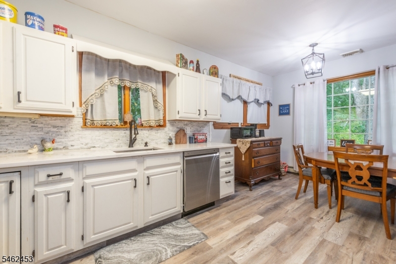 59 Voorhis Pl Property Photo 9