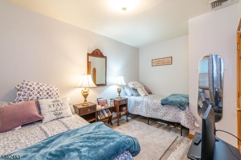 59 Voorhis Pl Property Photo 16