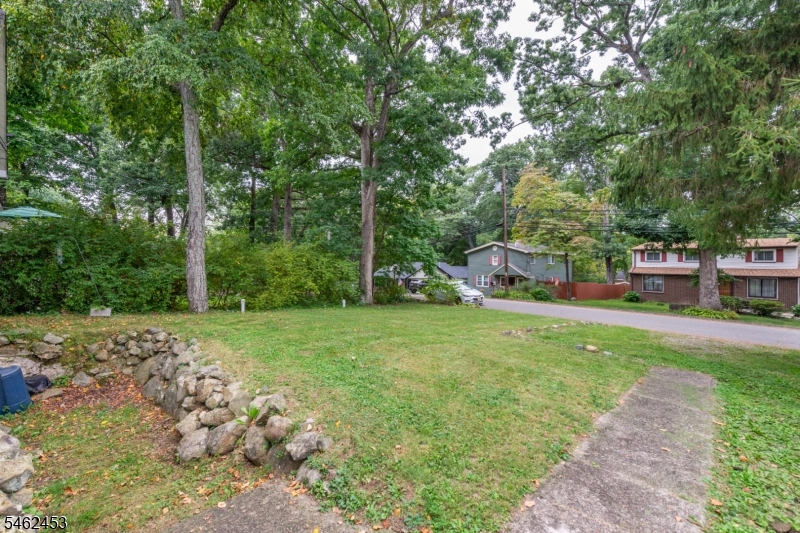 59 Voorhis Pl Property Photo 23