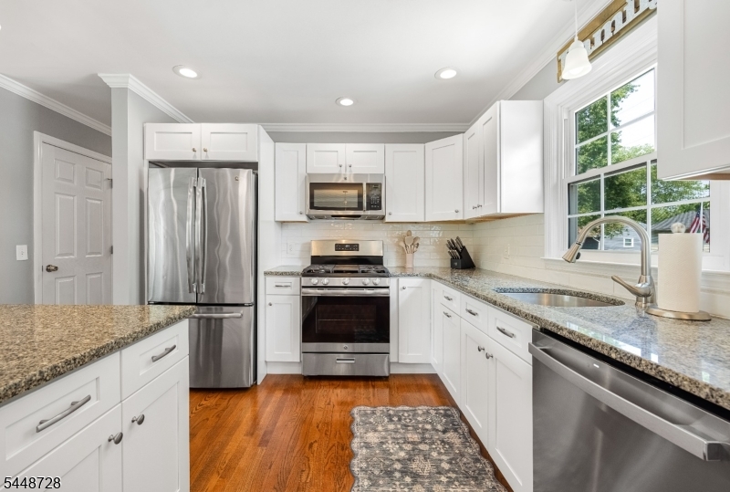 4 Huron Ave Property Photo 5