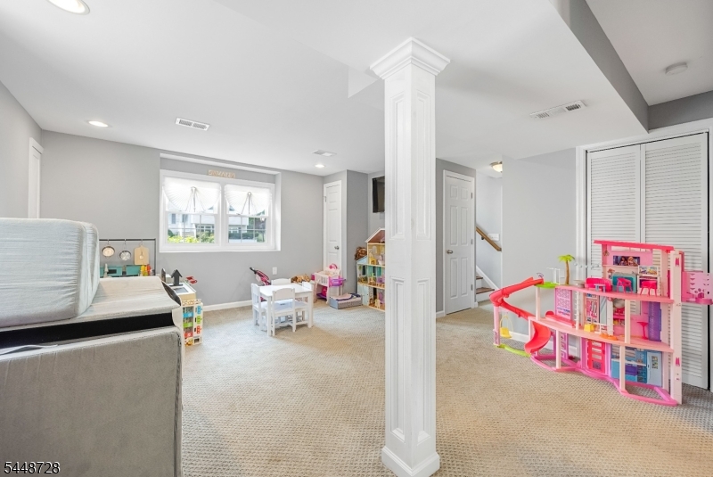 4 Huron Ave Property Photo 21