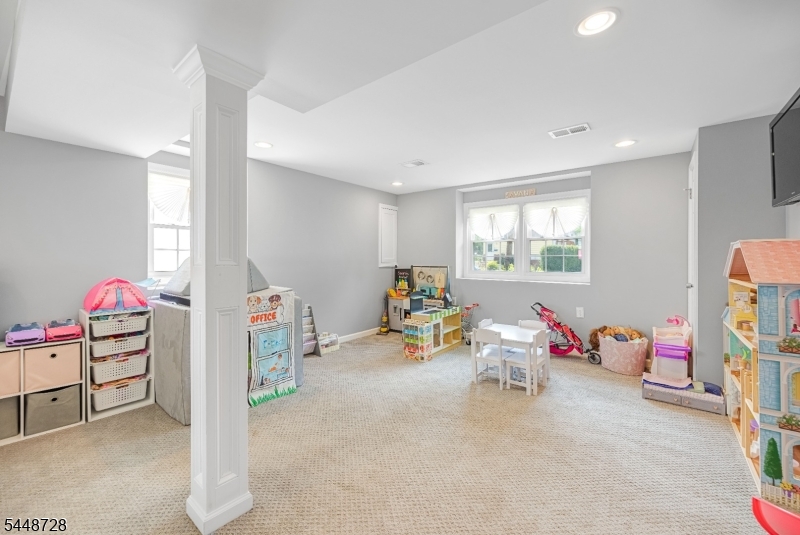 4 Huron Ave Property Photo 22