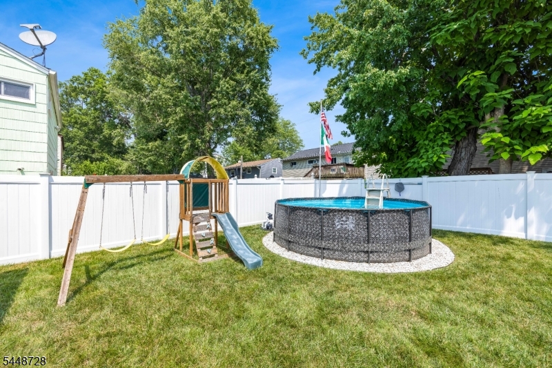 4 Huron Ave Property Photo 29