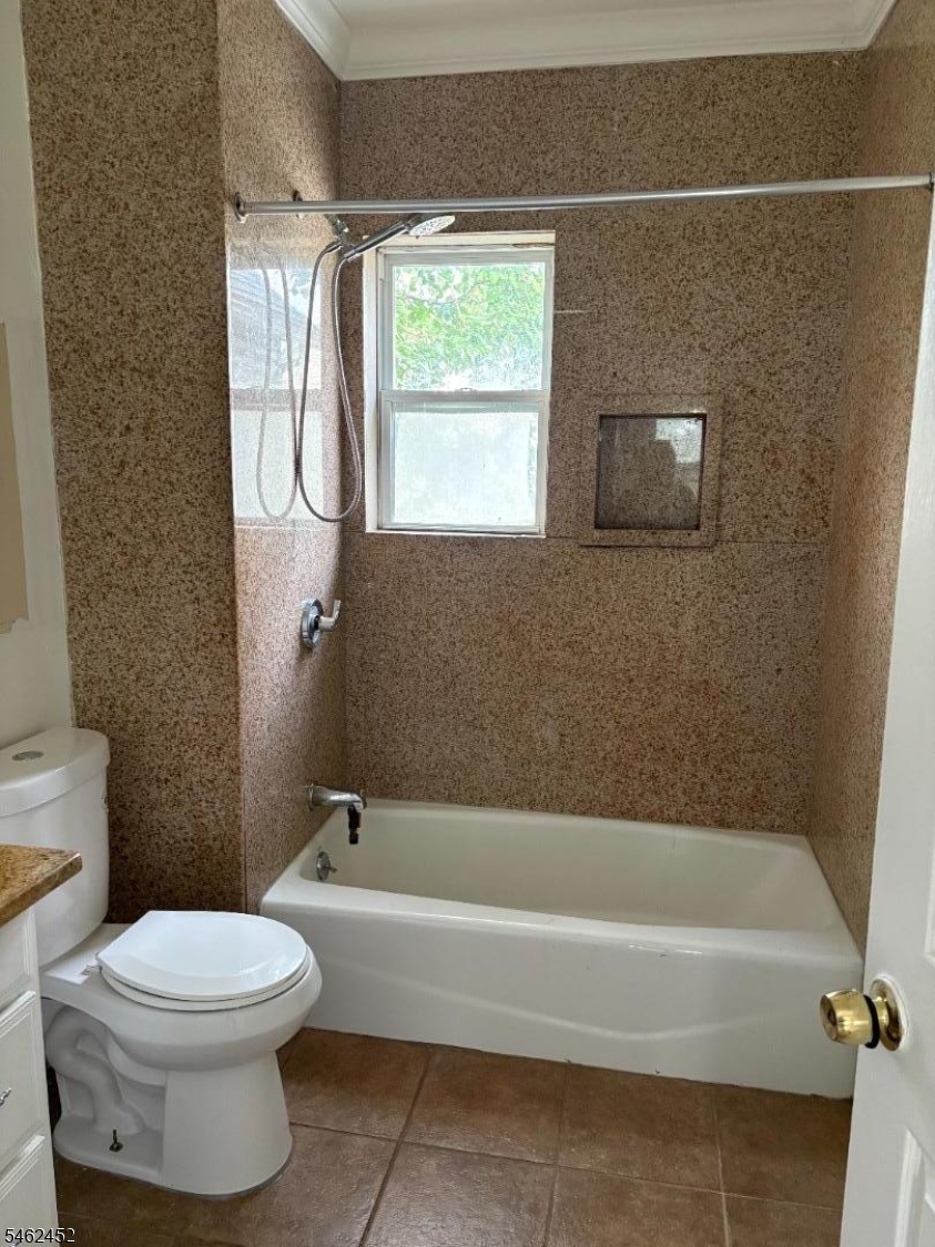 108 W 18th St 2 Property Photo 5