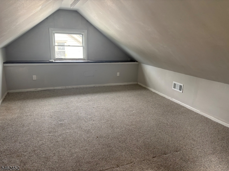 108 W 18th St 2 Property Photo 6