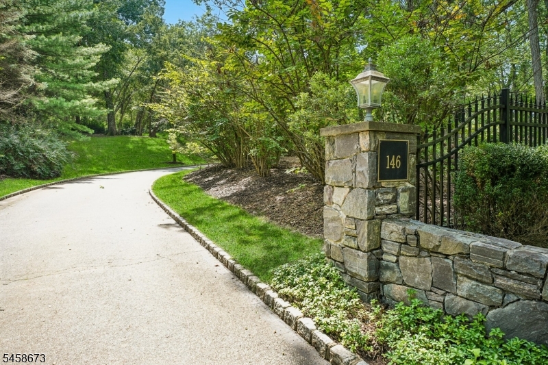 146 Village Rd Property Photo 2
