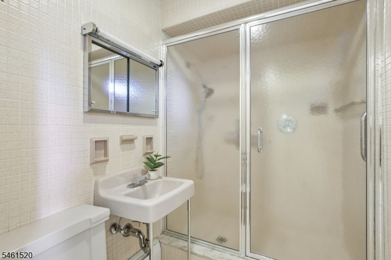 1 Wootton Rd Property Photo 19
