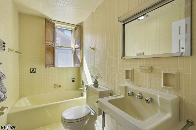 1 Wootton Rd Property Photo 26