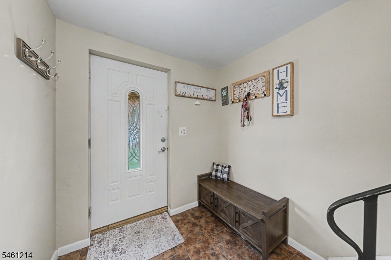 61 Henry St Property Photo 6