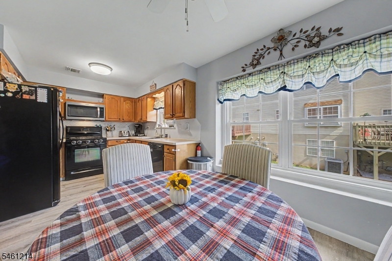 61 Henry St Property Photo 16