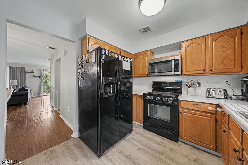 61 Henry St Property Photo 19