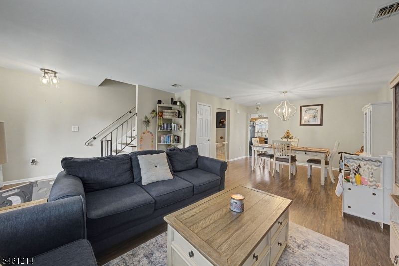 61 Henry St Property Photo 24