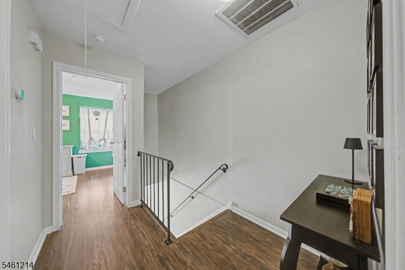 61 Henry St Property Photo 27