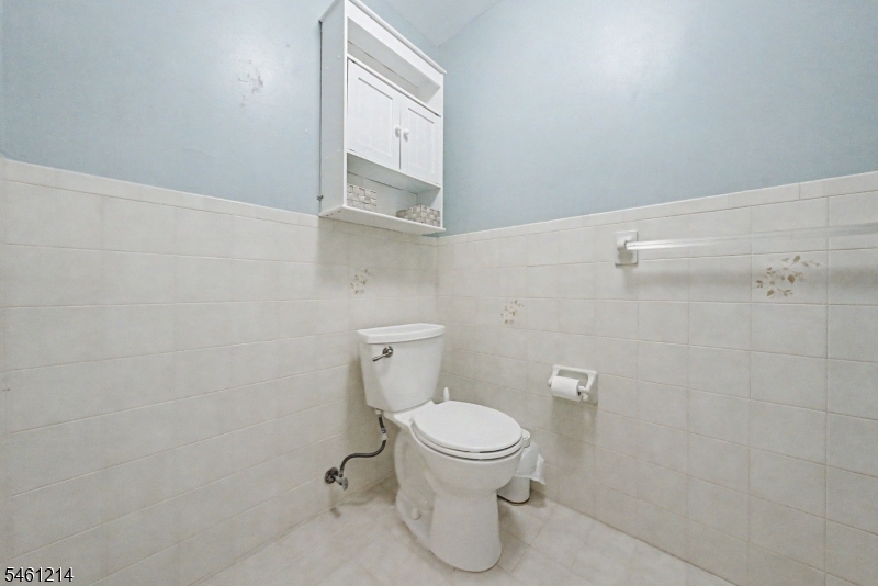 61 Henry St Property Photo 35