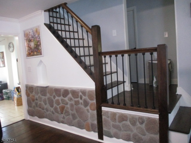 32 Newman Ave Property Photo 8