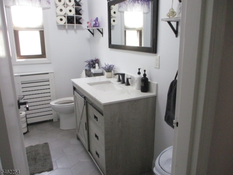 32 Newman Ave Property Photo 12