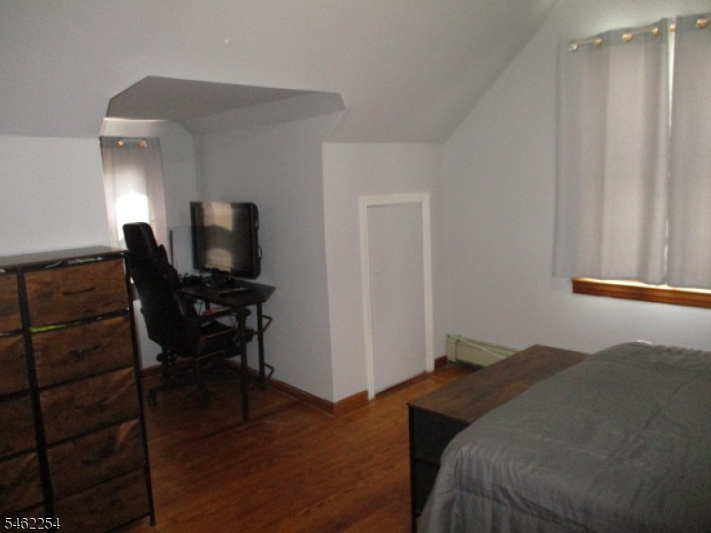 32 Newman Ave Property Photo 16