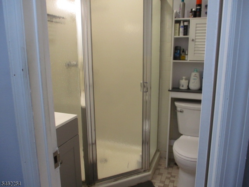 32 Newman Ave Property Photo 25