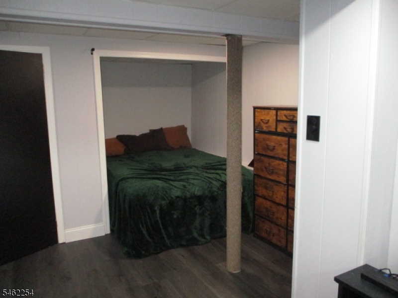 32 Newman Ave Property Photo 33