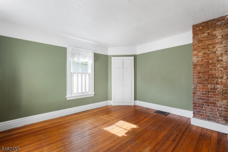 35 Maple Ave Property Photo 17