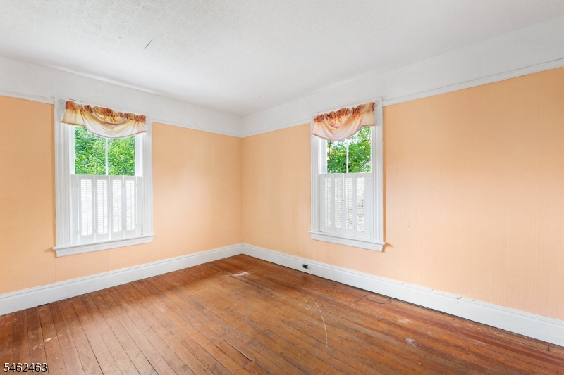 35 Maple Ave Property Photo 21
