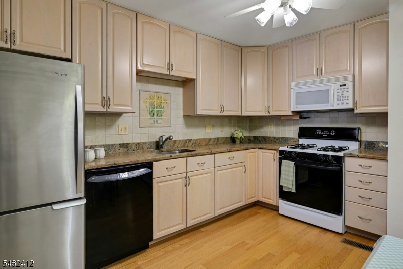 76 Keats Way Property Photo 13