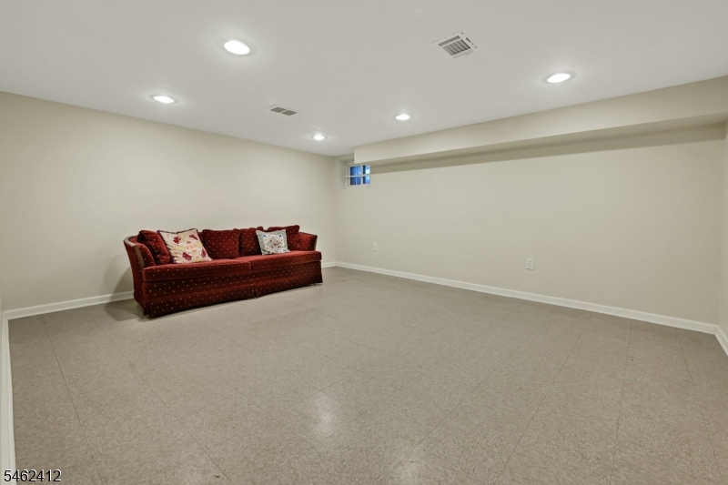 76 Keats Way Property Photo 29