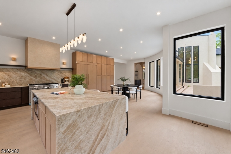 809 West Shore Drive Property Photo 15
