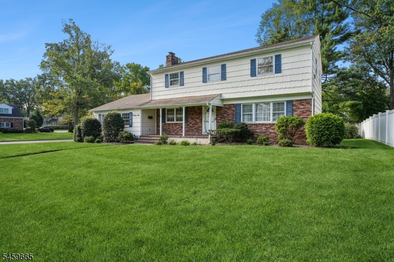 25 Manchester Drive Property Photo 1