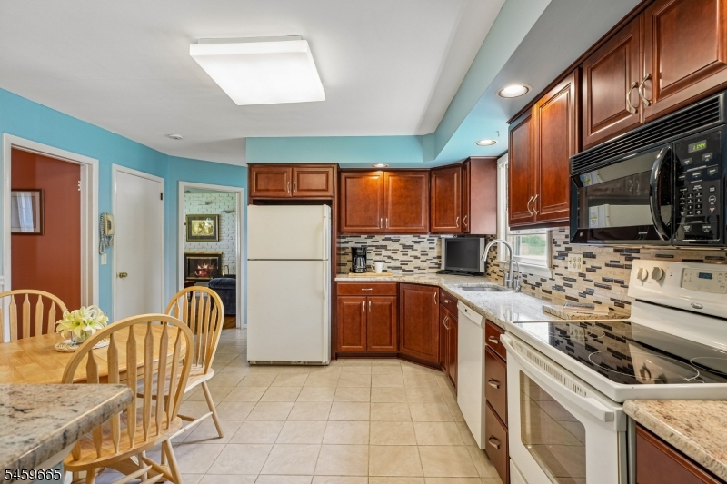 25 Manchester Drive Property Photo 12
