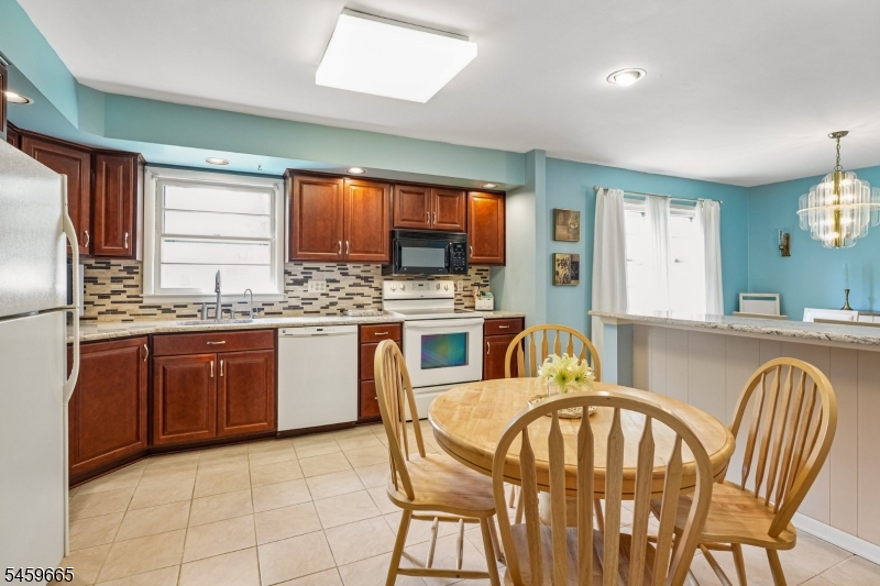 25 Manchester Drive Property Photo 13