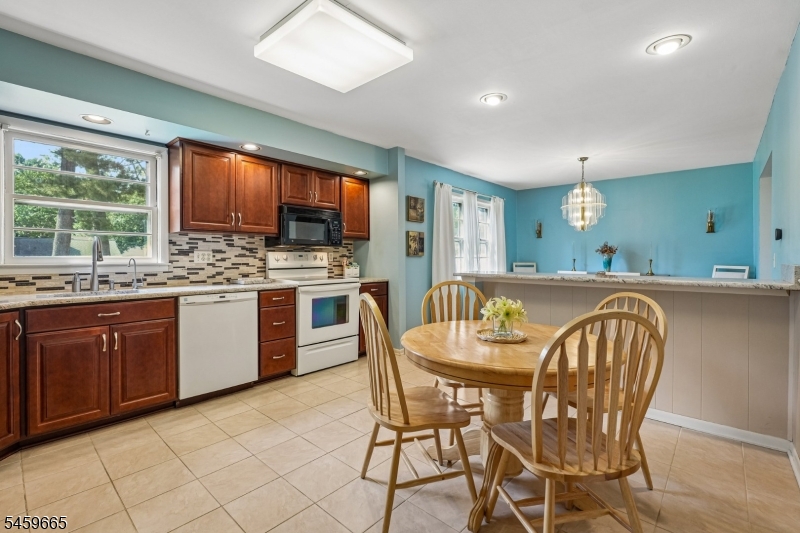 25 Manchester Drive Property Photo 14