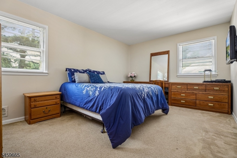 25 Manchester Drive Property Photo 27