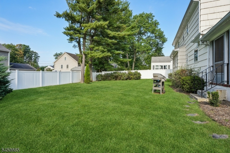 25 Manchester Drive Property Photo 32