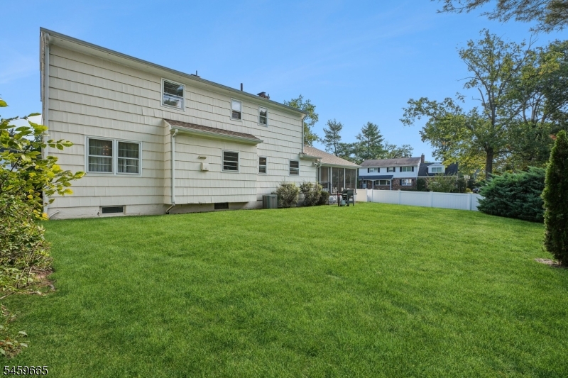 25 Manchester Drive Property Photo 33