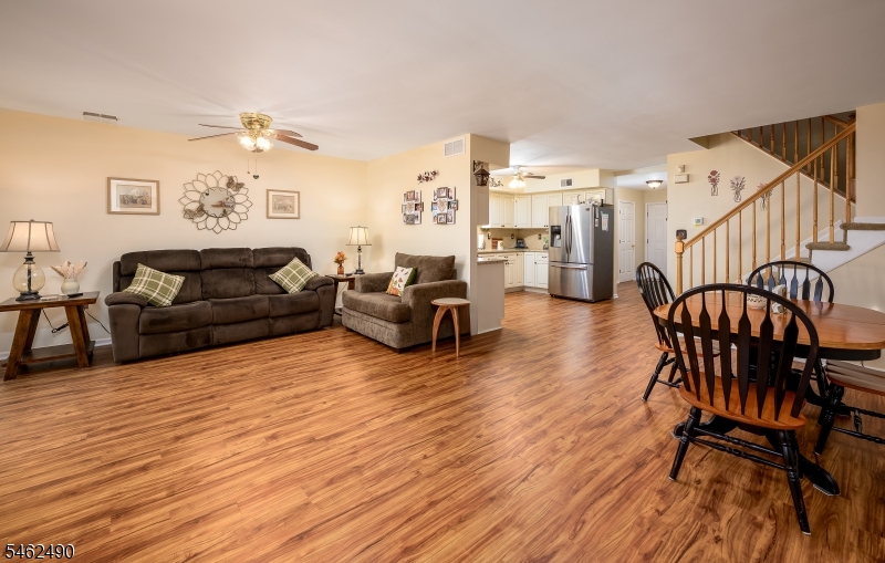 34 2nd St Property Photo 8