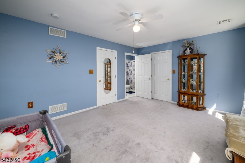 34 2nd St Property Photo 17
