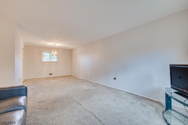 437 Evona Ave Property Photo 6