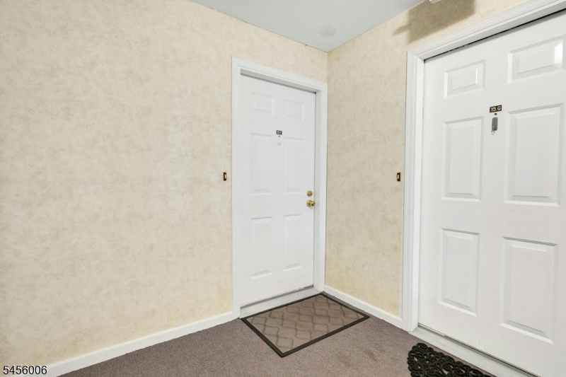 15 Kensington Rd F Property Photo 4