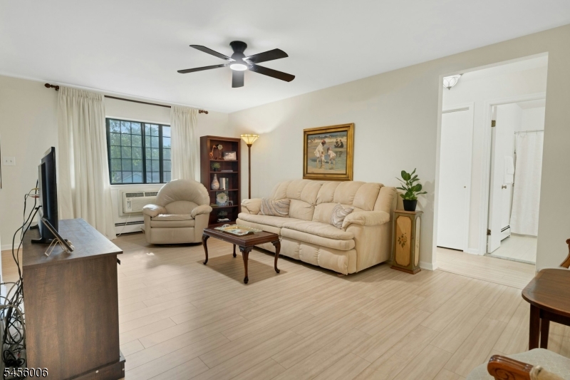 15 Kensington Rd F Property Photo 12