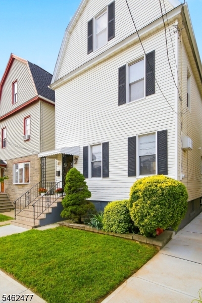 15 Boyle Pl Property Photo 4