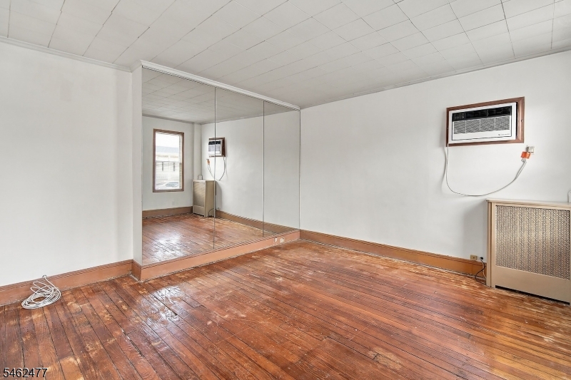 15 Boyle Pl Property Photo 6