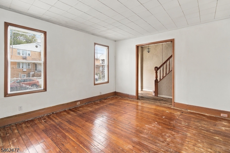 15 Boyle Pl Property Photo 7
