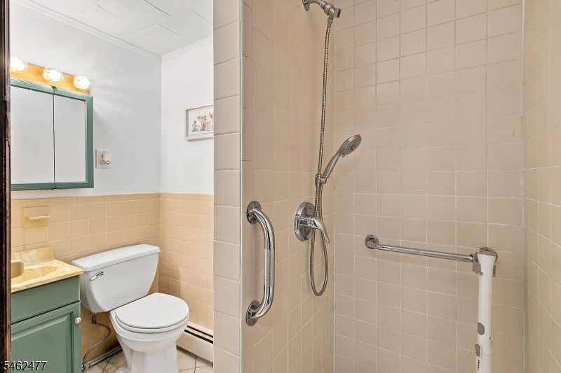 15 Boyle Pl Property Photo 13