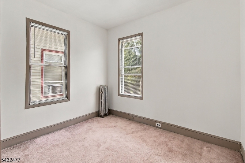 15 Boyle Pl Property Photo 17