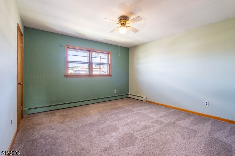 34 Cottage Pl Property Photo 17