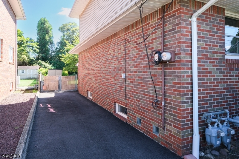 34 Cottage Pl Property Photo 26
