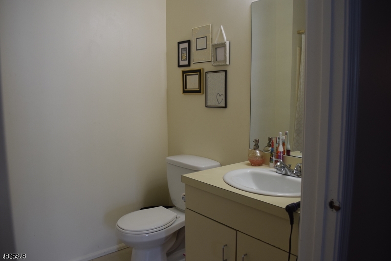 1104 Sage Ct 1104 Property Photo 9