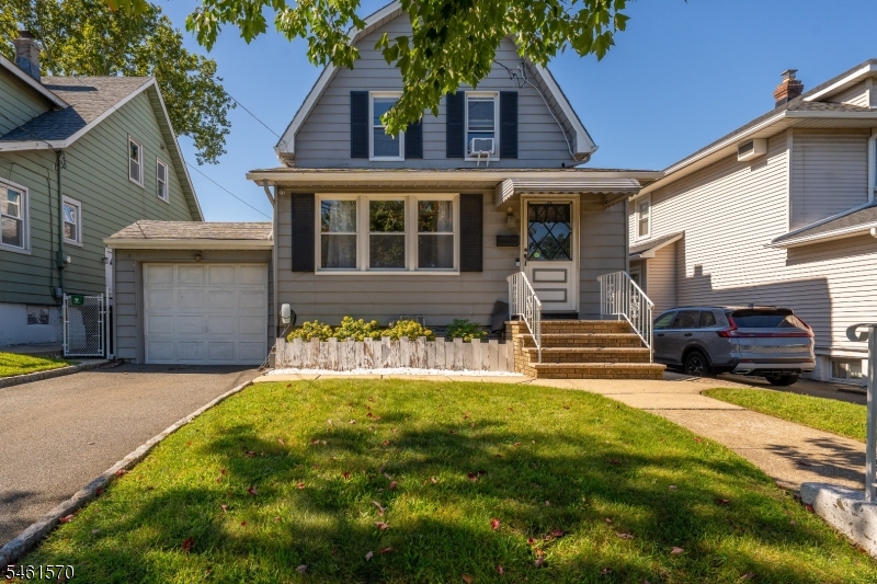 344 Rutherford Ave Property Photo 1